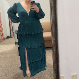 Elegant Emerald Pleated Women's Dress